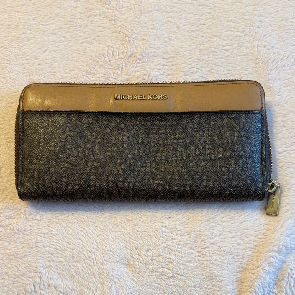 Michael Kors Black and Brown Zip Wallet